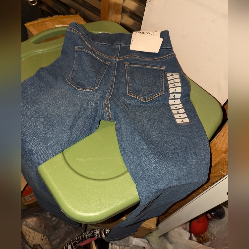 Nine West size 4 Heidi pull on jeans